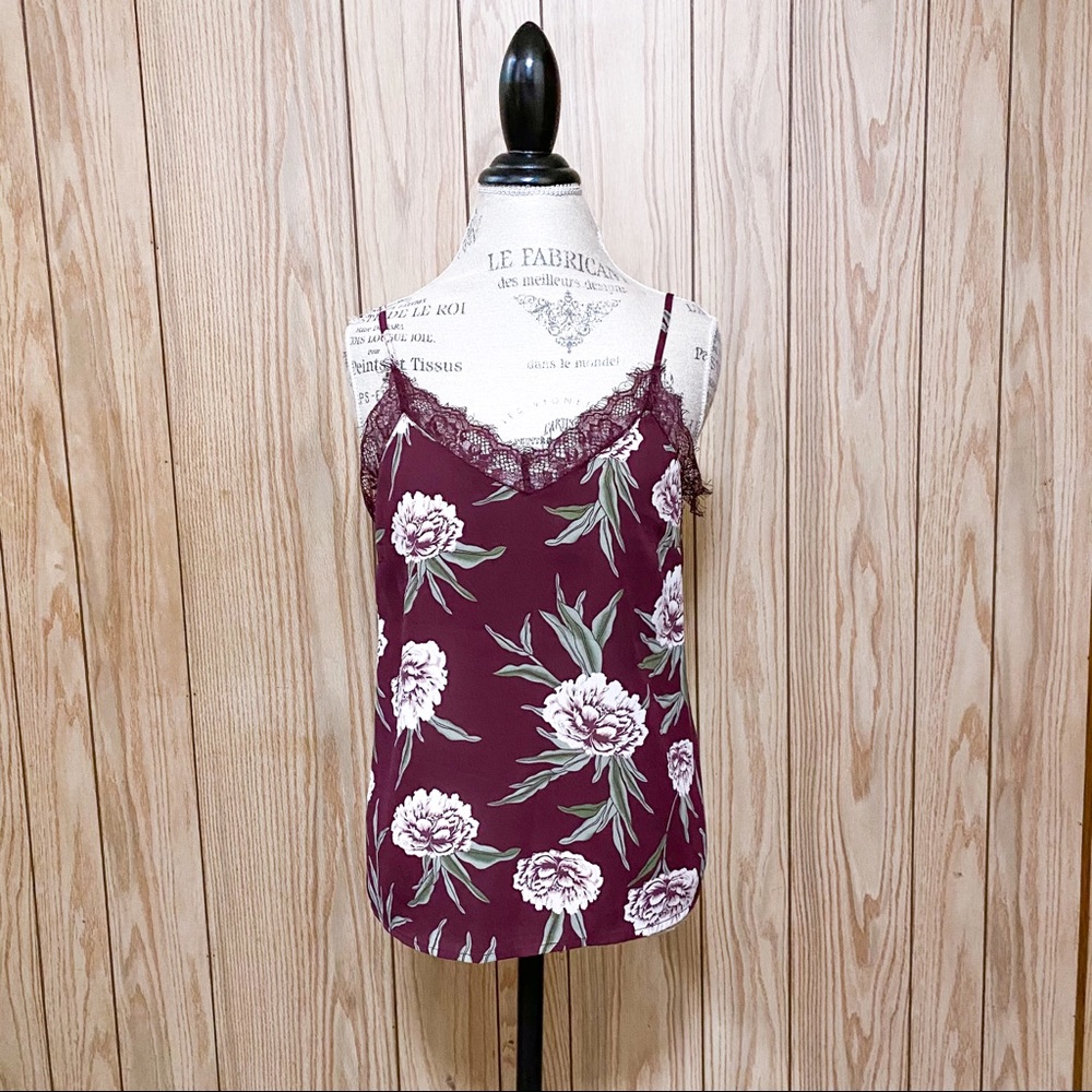 ⭐️Lace Trim Loose V-neck Cami Tank top